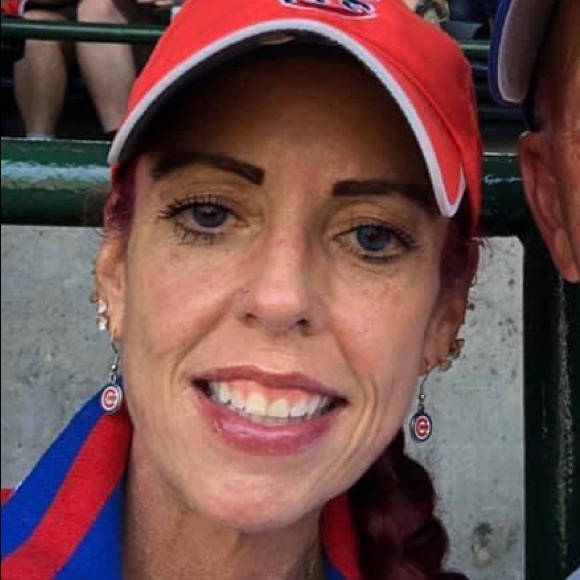 Meet your Posher, Dee - Picture 2 of 7